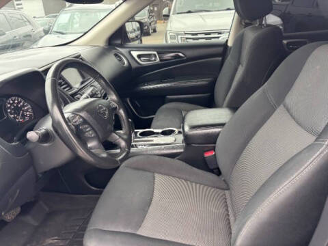 2018 Nissan Pathfinder SV