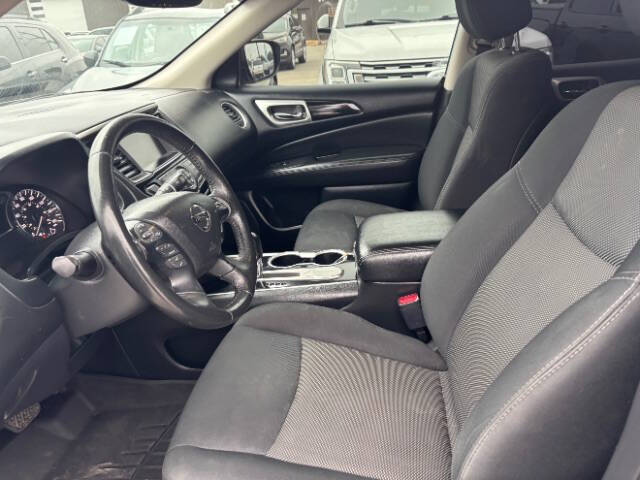 2018 Nissan Pathfinder SV