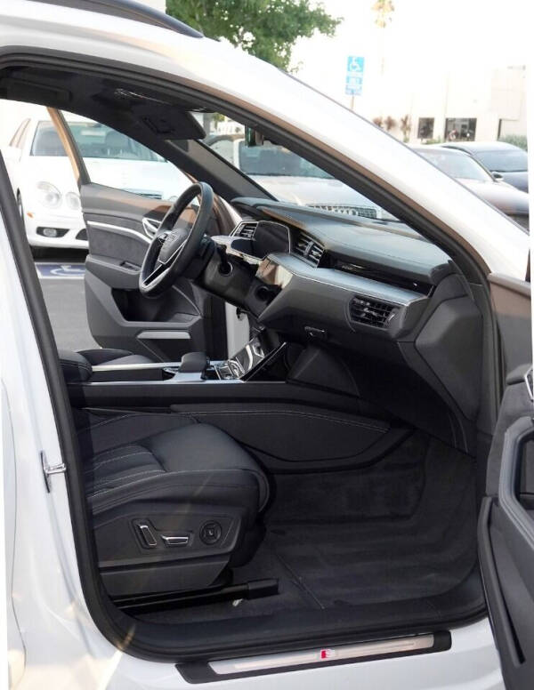 2023 Audi e-tron quattro Chronos