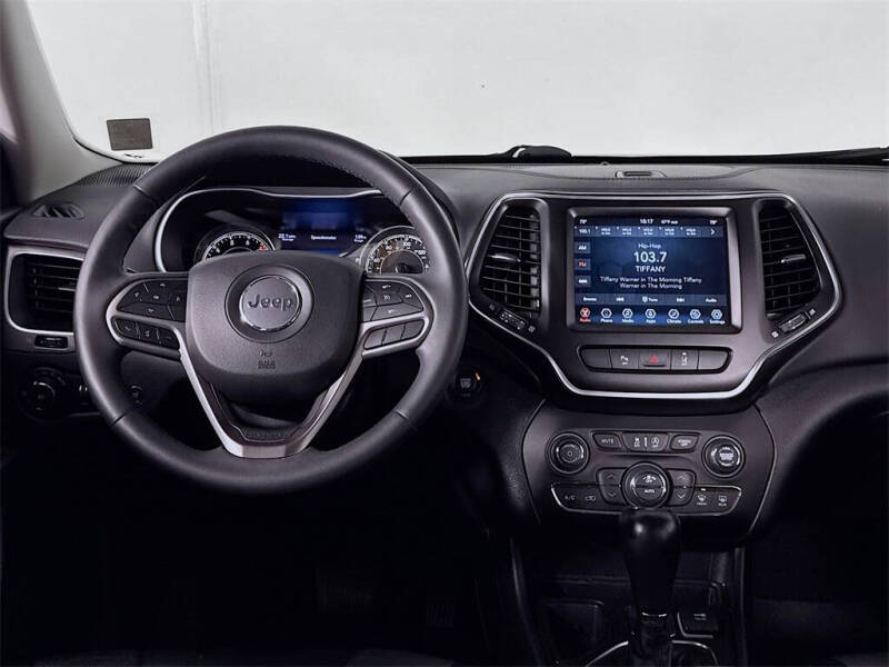 2022 Jeep Cherokee Latitude Lux