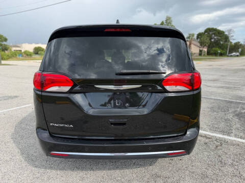 2017 Chrysler Pacifica Touring Plus