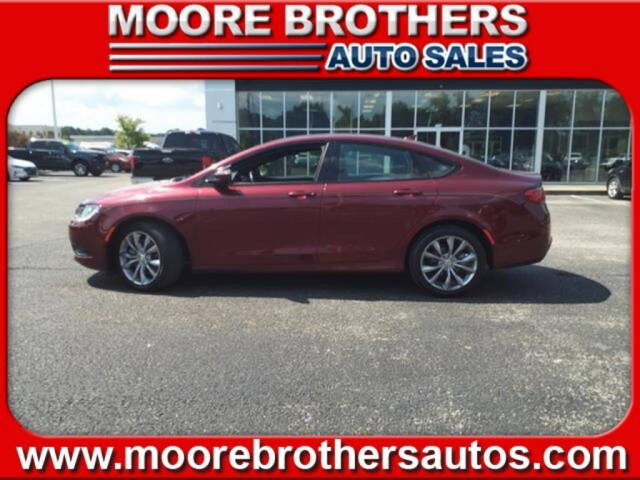 2015 Chrysler 200 for sale at MOORE BROTHERS in Oxford, MS