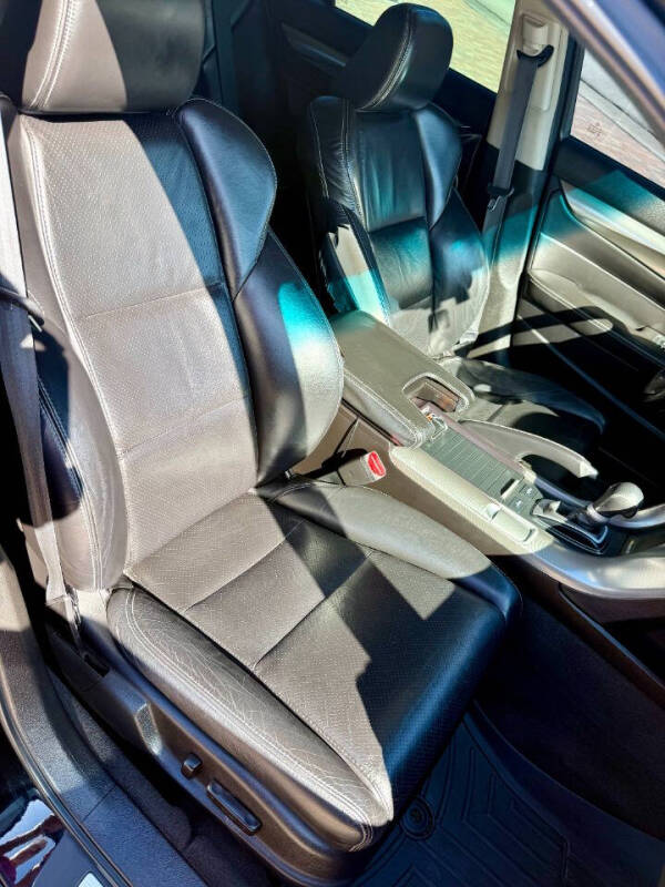 2011 Acura TL SH-AWD w/Tech w/HPT