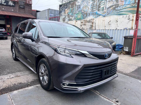 2022 Toyota Sienna XLE 7-Passenger