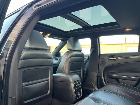 2014 Chrysler 300 C John Varvatos Limited Edition