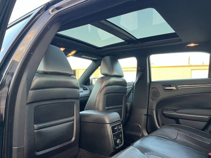 2014 Chrysler 300 C John Varvatos Limited Edition