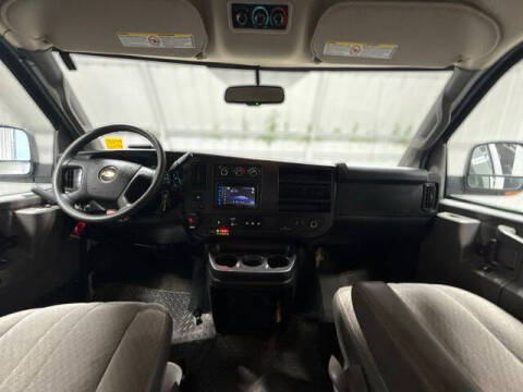 2017 Chevrolet Express LT 3500