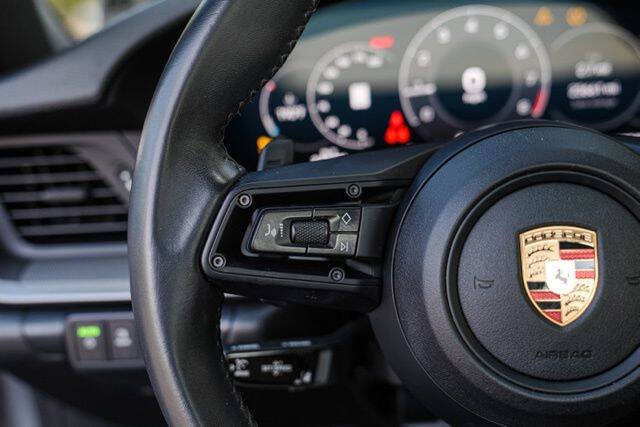 2025 Porsche 911 Carrera
