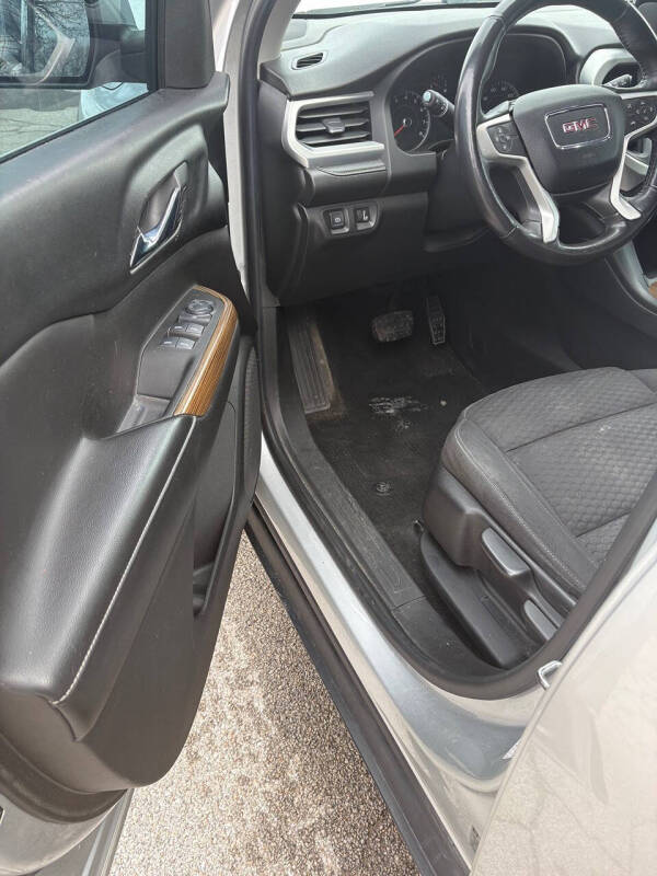 2017 GMC Acadia SLE-1