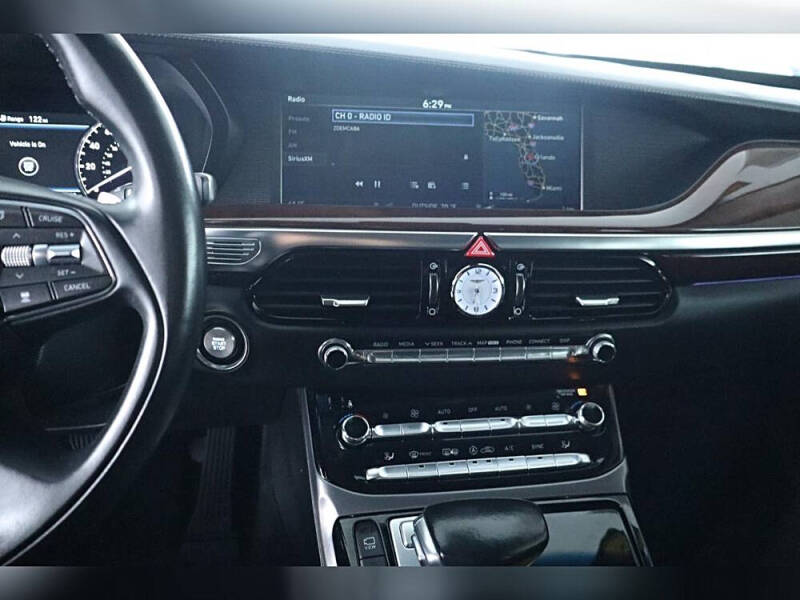 2018 Genesis G90