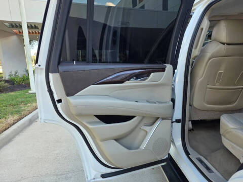 2017 Cadillac Escalade Luxury