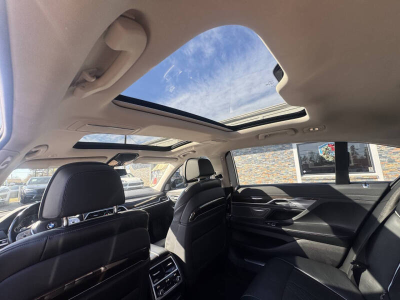 2020 BMW 7 Series 740i