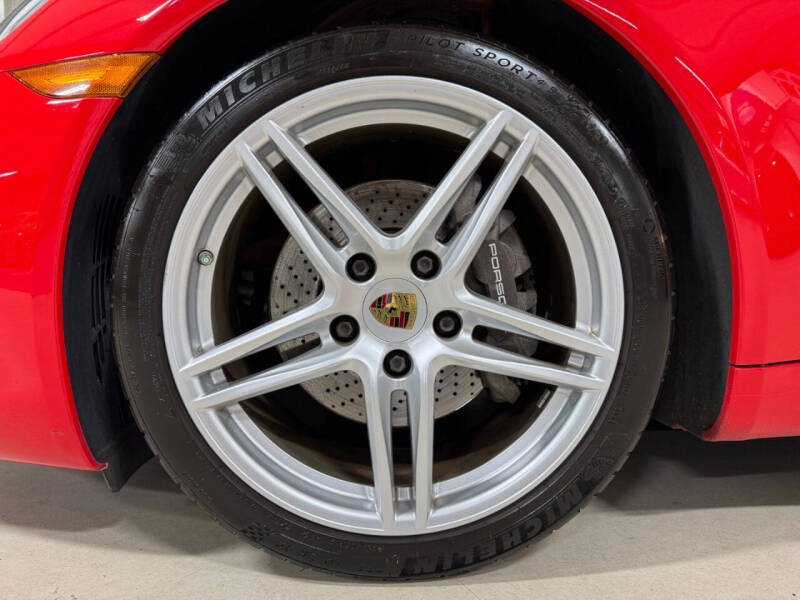 2018 Porsche 911 Carrera