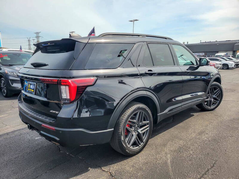 2025 Ford Explorer ST-Line