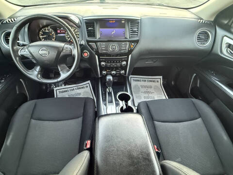 2018 Nissan Pathfinder SV