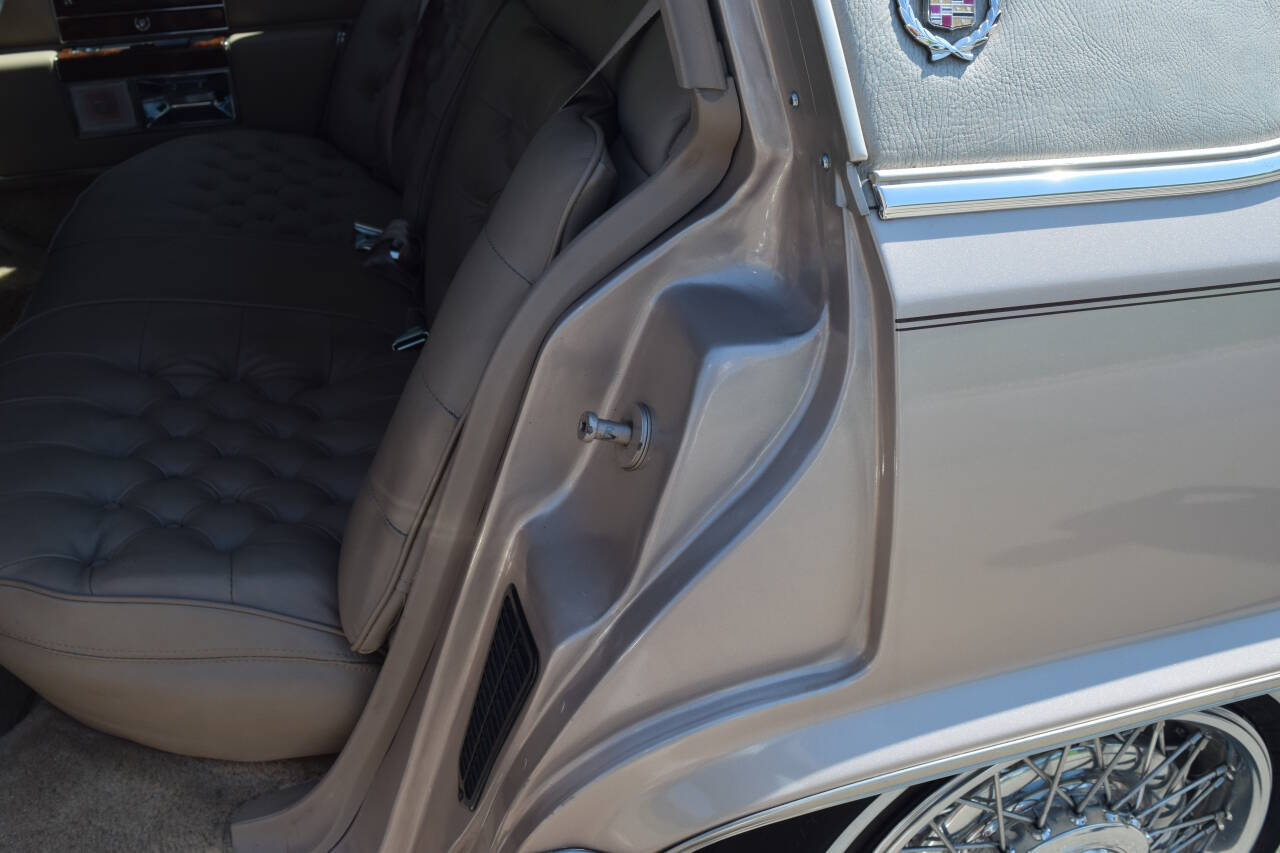 1991 Cadillac Brougham 123