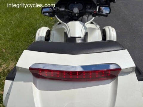 2014 Can-Am Spyder RT-S SE6