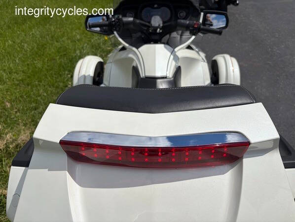 2014 Can-Am Spyder RT-S SE6
