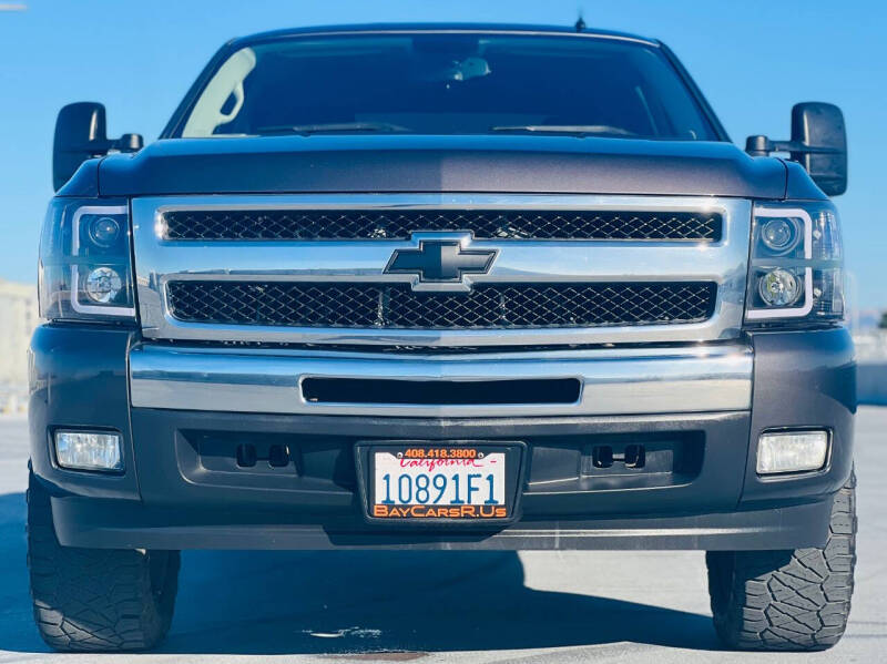 2011 Chevrolet Silverado 1500 LT photo 3