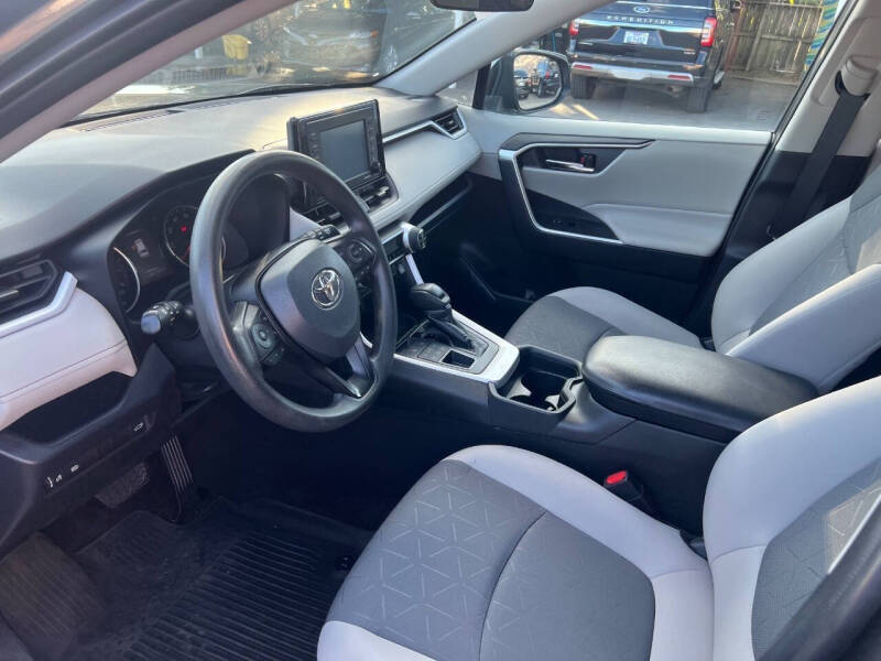 2020 Toyota RAV4 XLE