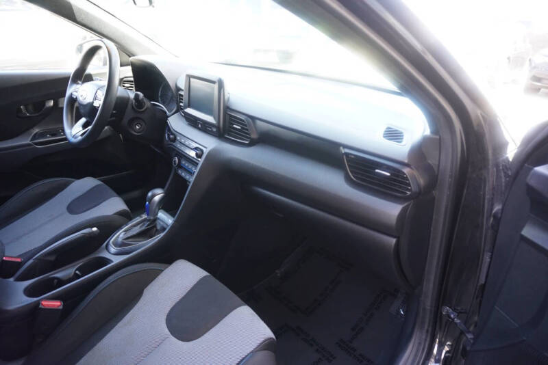 2019 Hyundai Veloster