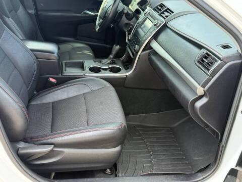2017 Toyota Camry SE