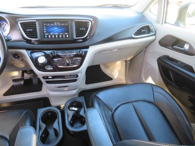 2021 Chrysler Voyager LXi