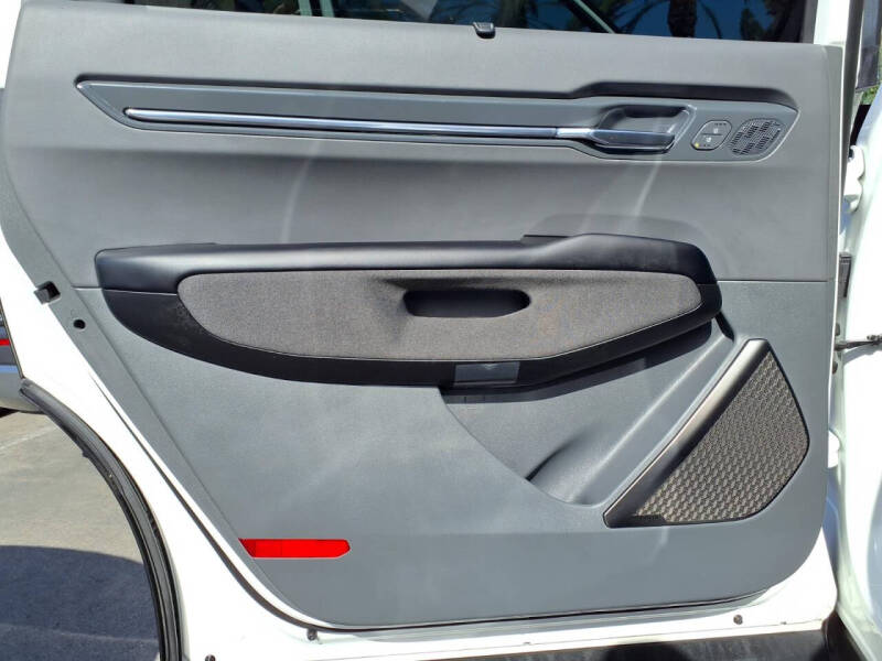 2024 Kia EV9 Land