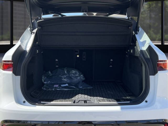 2025 Jaguar F-PACE P250 R-Dynamic S