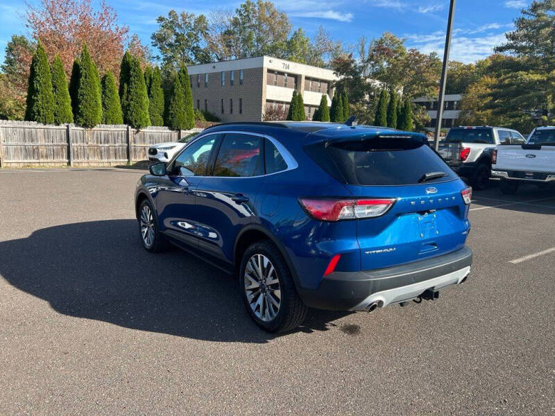 2022 Ford Escape Titanium