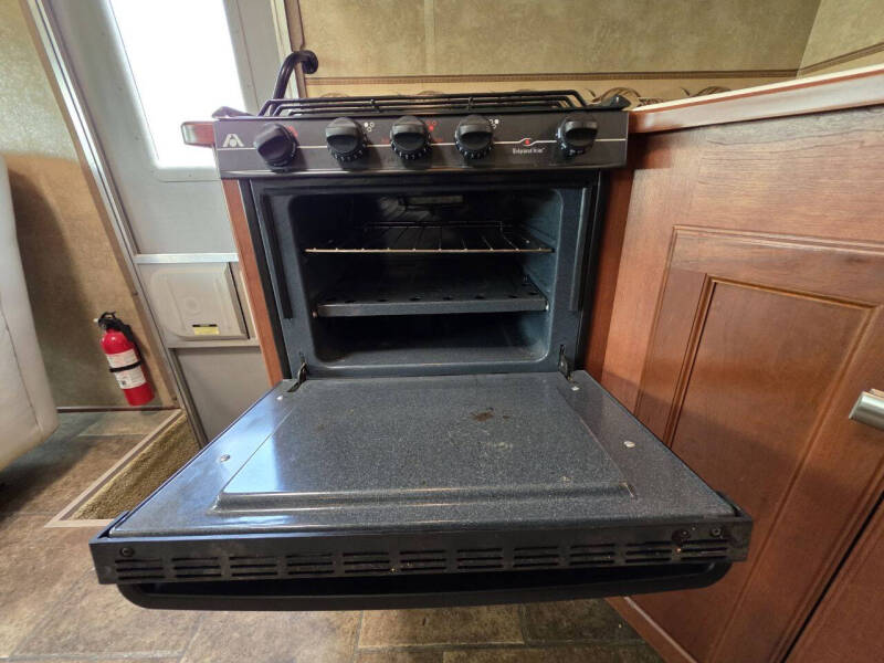 2013 Winnebago Vista