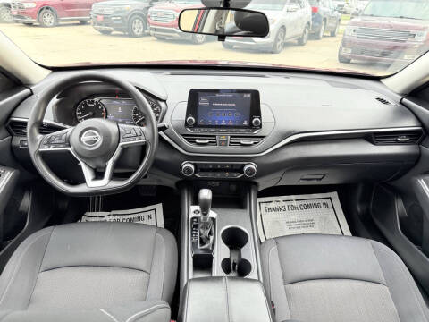 2022 Nissan Altima 2.5 SV