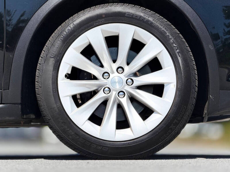 2019 Tesla Model X Standard Range