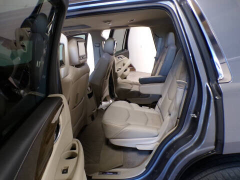 2018 Cadillac Escalade Luxury