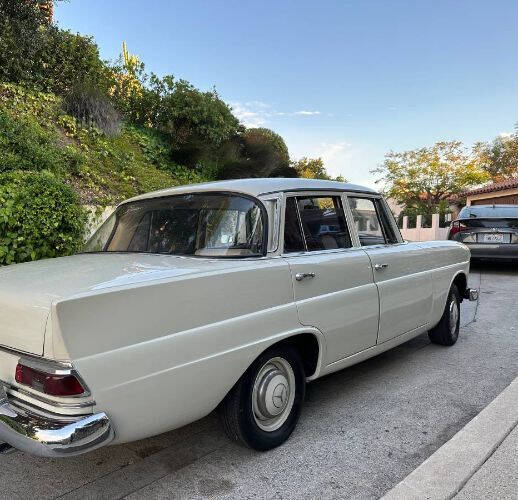 1965 Mercedes-Benz 200D