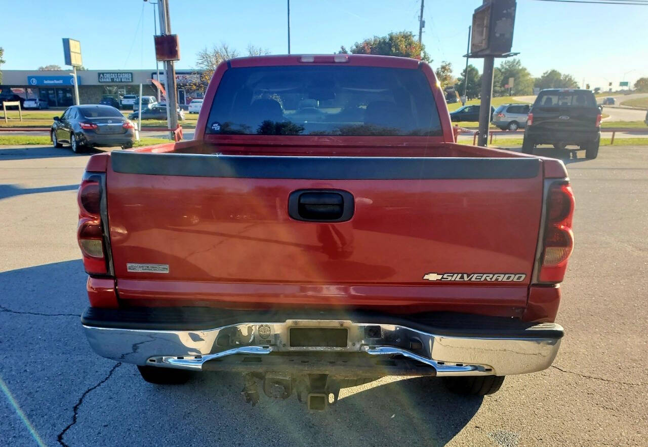 2005 Chevrolet Silverado 1500 for sale at DURANGO AUTO CENTER LLC in Tulsa, OK