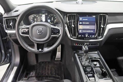 2019 Volvo S60 T6 R-Design