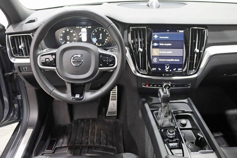 2019 Volvo S60 T6 R-Design