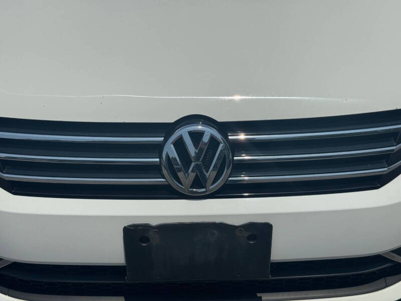 2014 Volkswagen Passat 1.8T S PZEV