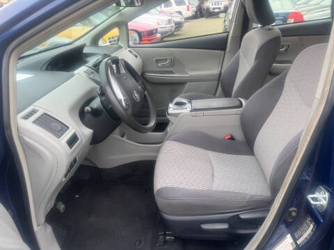 2017 Toyota Prius v Two