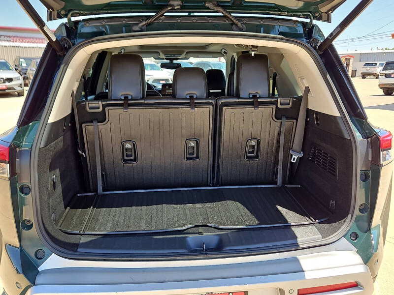 2022 Nissan Pathfinder Platinum