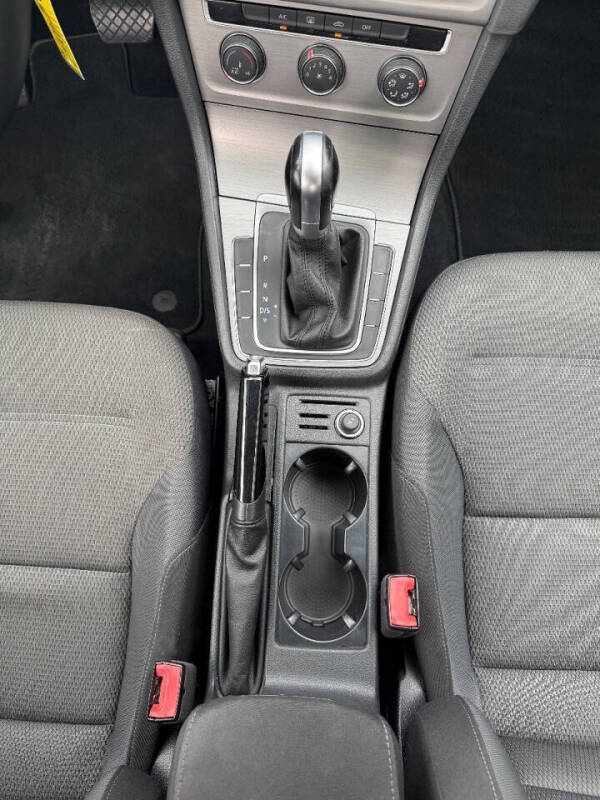 2017 Volkswagen Golf TSI S