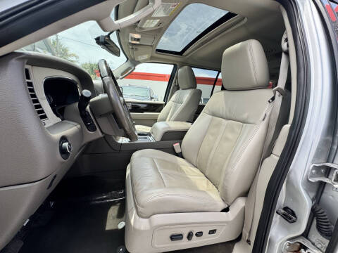 2017 Lincoln Navigator Select