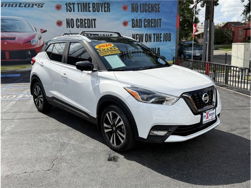 2020 Nissan Kicks SR