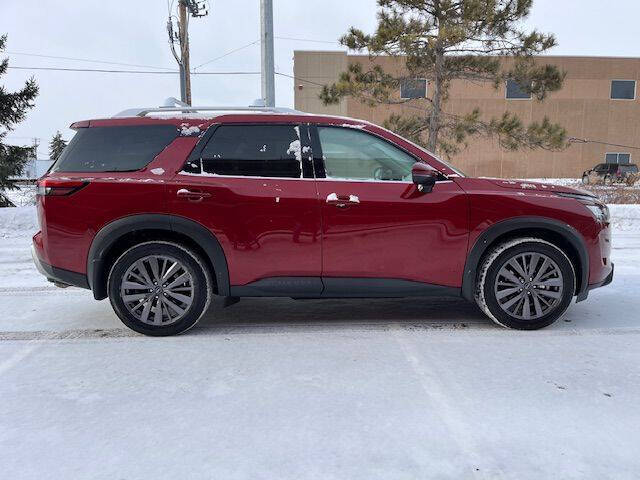 2023 Nissan Pathfinder SL