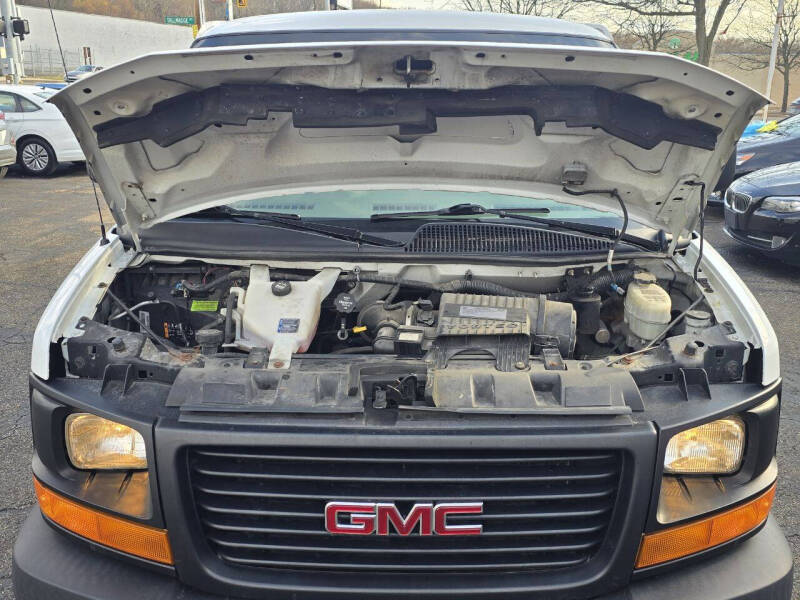 2017 GMC Savana 2500