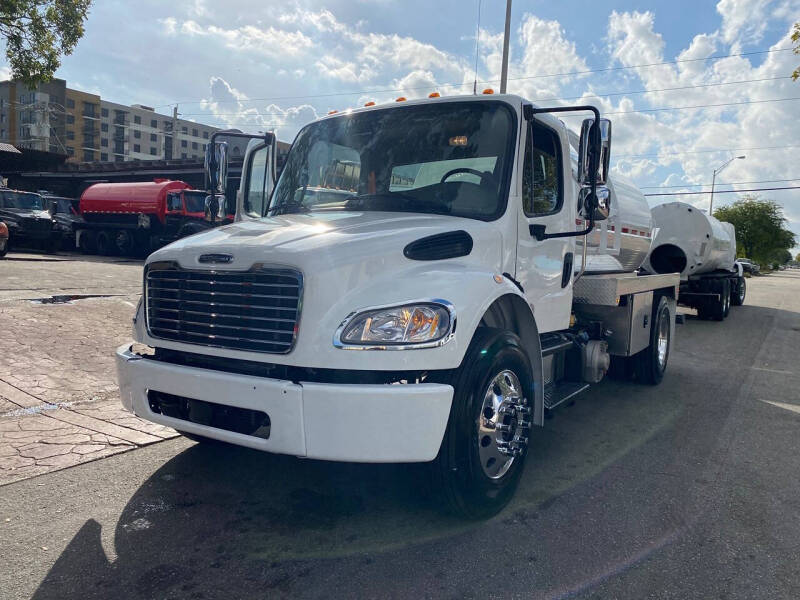 2025 Freightliner M2 106