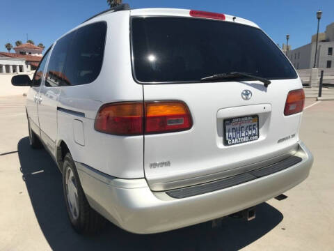 1999 Toyota Sienna XLE