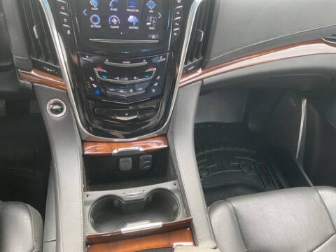 2017 Cadillac Escalade Luxury
