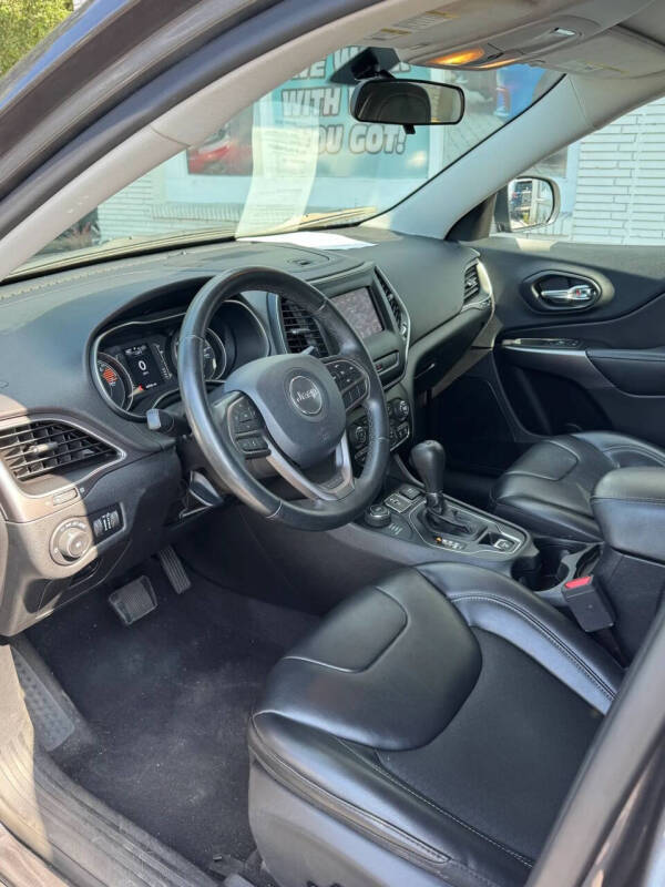 2019 Jeep Cherokee Latitude Plus